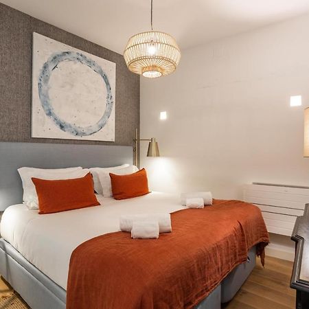 Chic Tailor Made Flat In Chiado Apartment Lisbon Luaran gambar