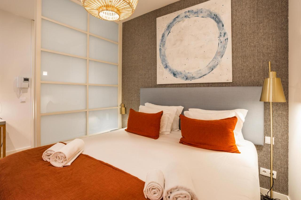 Chic Tailor Made Flat In Chiado Apartment Lisbon Luaran gambar