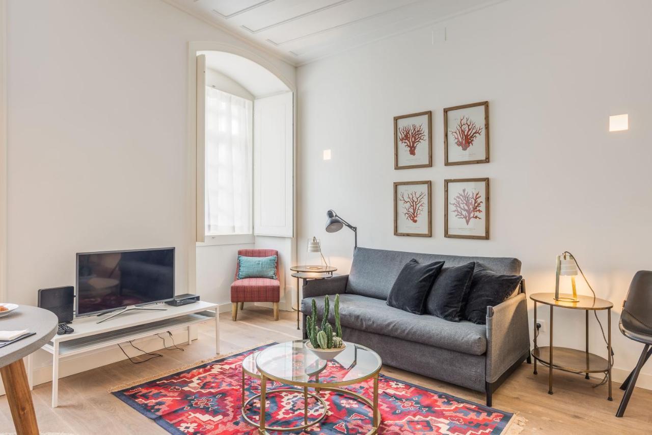 Chic Tailor Made Flat In Chiado Apartment Lisbon Luaran gambar