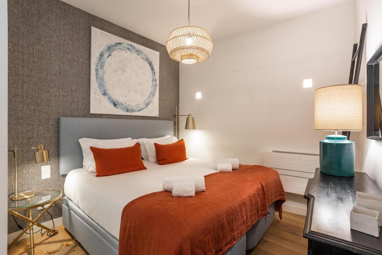 Chic Tailor Made Flat In Chiado Apartment Lisbon Luaran gambar