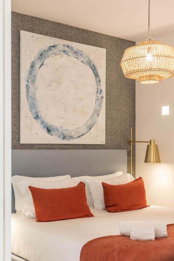 Chic Tailor Made Flat In Chiado Apartment Lisbon Luaran gambar